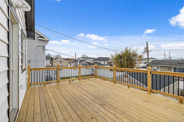 36 Kildare Road, Island Park, NY 11558