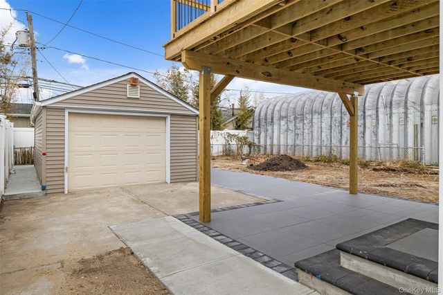 36 Kildare Road, Island Park, NY 11558