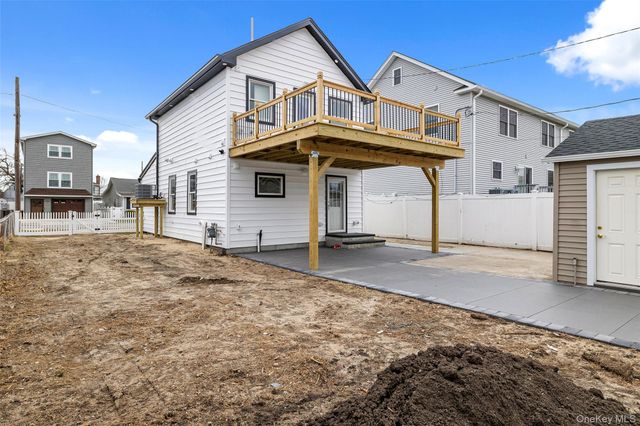 36 Kildare Road, Island Park, NY 11558