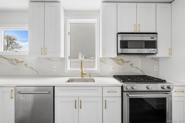 36 Kildare Road, Island Park, NY 11558