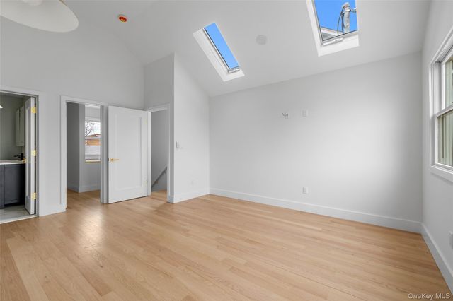 36 Kildare Road, Island Park, NY 11558