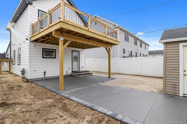 36 Kildare Road, Island Park, NY 11558