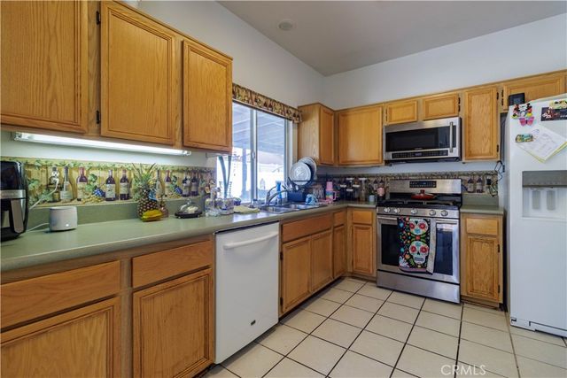 1393 Rabbit Peak, Hemet, CA 92545