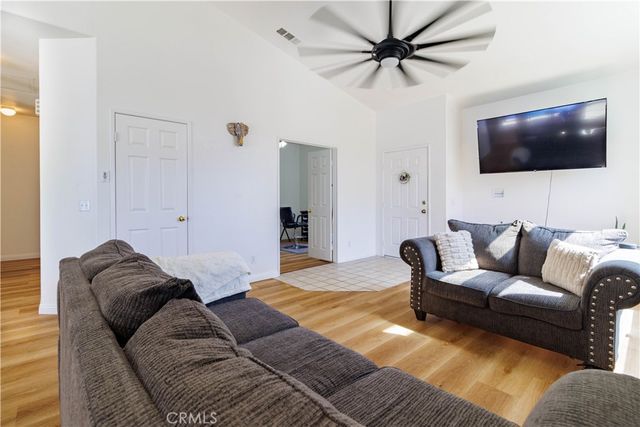 1393 Rabbit Peak, Hemet, CA 92545