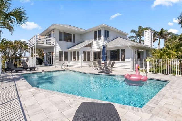 1202 Flamingo DR, Cape Coral, FL 33904