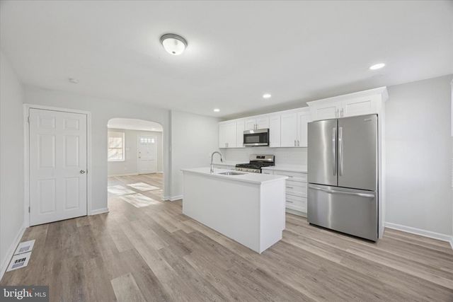 1037 TAYLOR DR, Folcroft, PA 19032