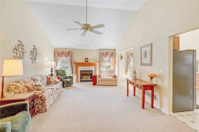 6041 Creekside Drive, Parma Heights, OH 44130