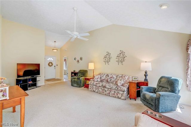 6041 Creekside Drive, Parma Heights, OH 44130