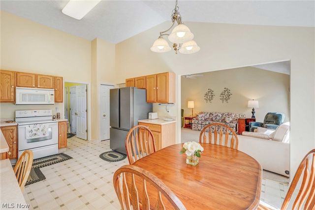 6041 Creekside Drive, Parma Heights, OH 44130