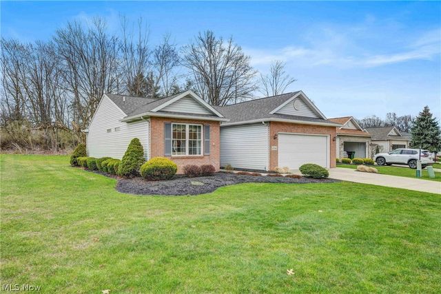 6041 Creekside Drive, Parma Heights, OH 44130