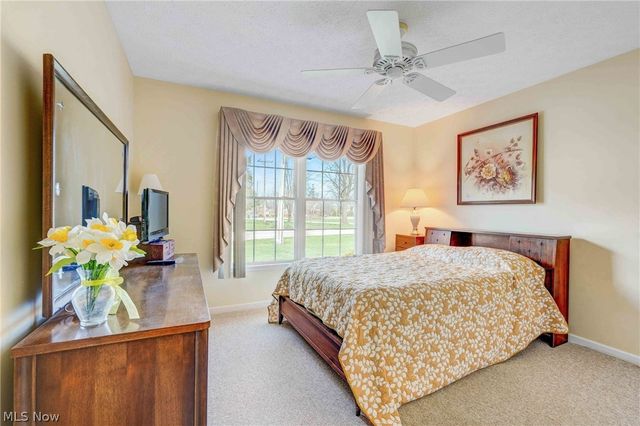 6041 Creekside Drive, Parma Heights, OH 44130