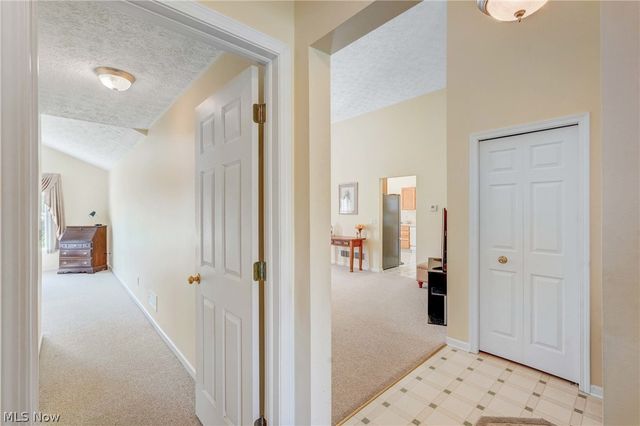 6041 Creekside Drive, Parma Heights, OH 44130