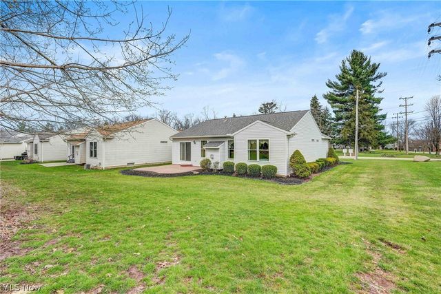 6041 Creekside Drive, Parma Heights, OH 44130