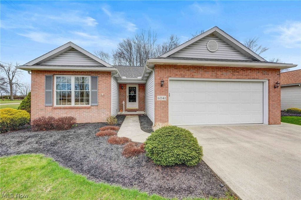 6041 Creekside Drive, Parma Heights, OH 44130