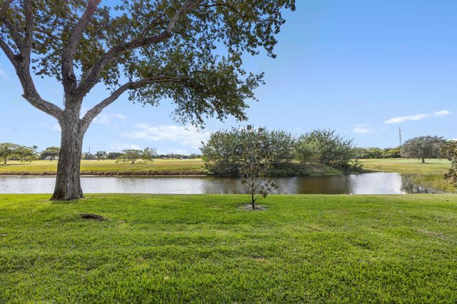 6388 Aspen Glen Circle, Boynton Beach, FL 33437