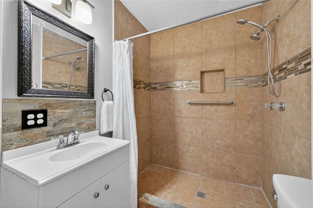 501 Del Mar Blvd, Corpus Christi, TX 78404