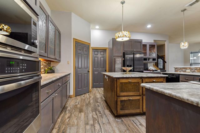 103 Leah Drive, Montgomery, TX 77316