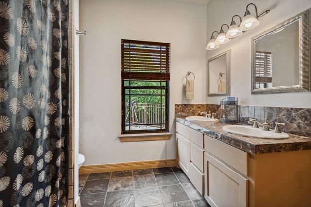 103 Leah Drive, Montgomery, TX 77316