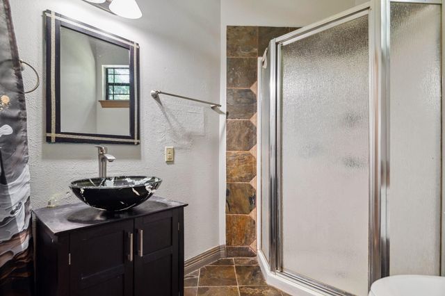 103 Leah Drive, Montgomery, TX 77316