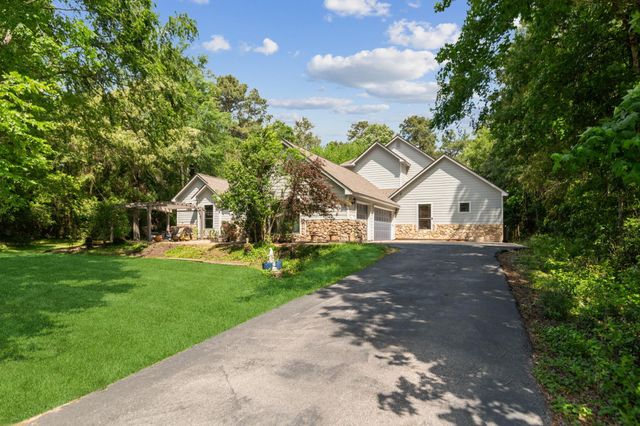 103 Leah Drive, Montgomery, TX 77316