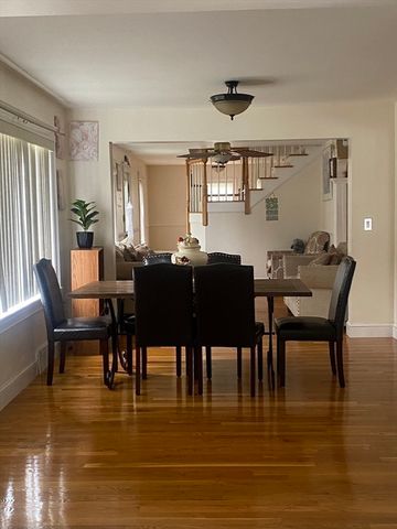 81 Clark Ave, Dracut, MA 01826