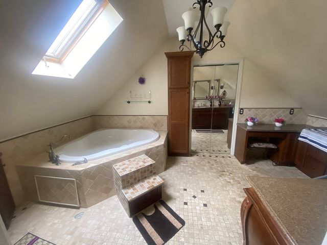 81 Clark Ave, Dracut, MA 01826