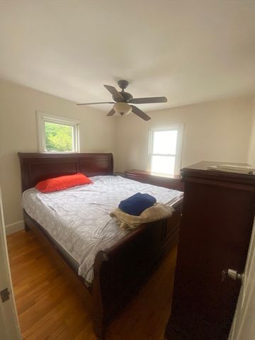 81 Clark Ave, Dracut, MA 01826