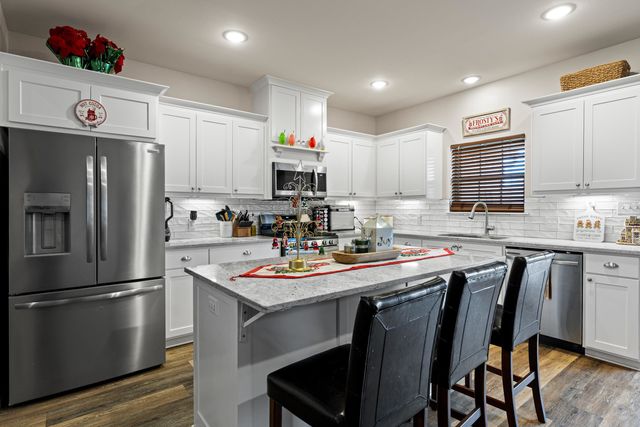 108 Heartland Xing, Diana, TX 75640