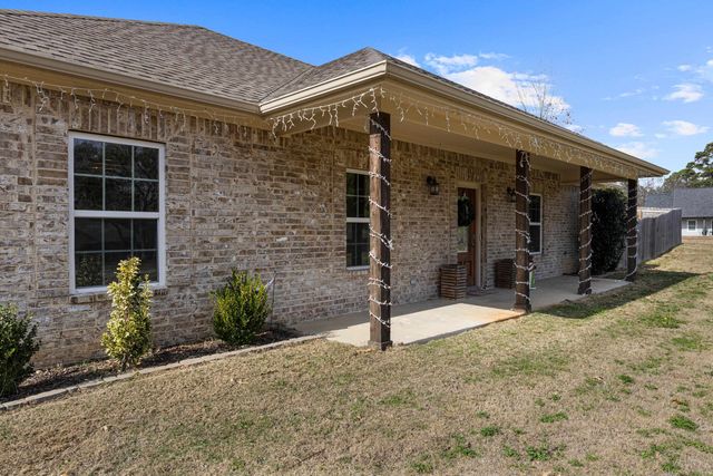 108 Heartland Xing, Diana, TX 75640