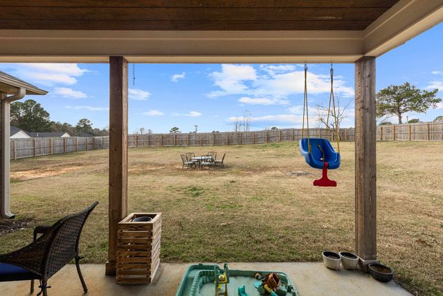 108 Heartland Xing, Diana, TX 75640