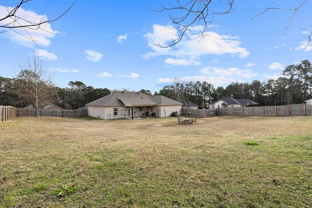 108 Heartland Xing, Diana, TX 75640