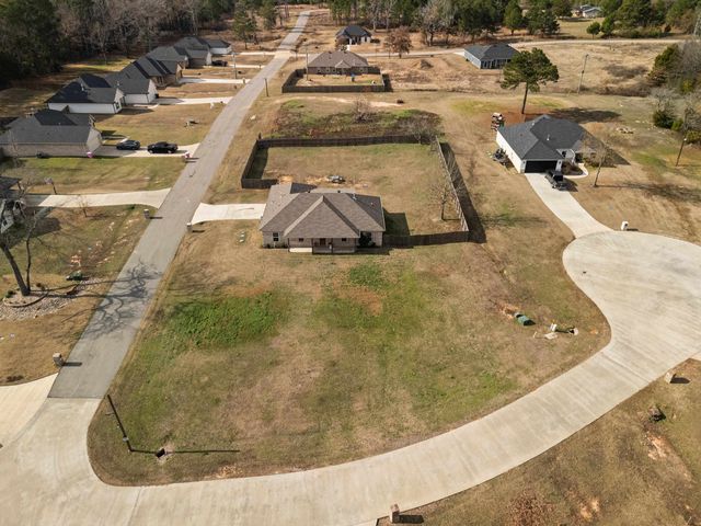 108 Heartland Xing, Diana, TX 75640