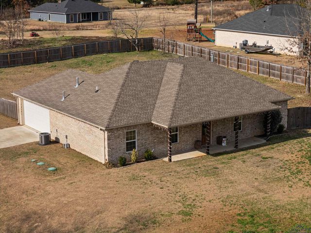 108 Heartland Xing, Diana, TX 75640
