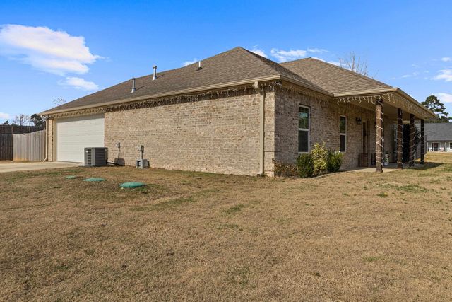 108 Heartland Xing, Diana, TX 75640