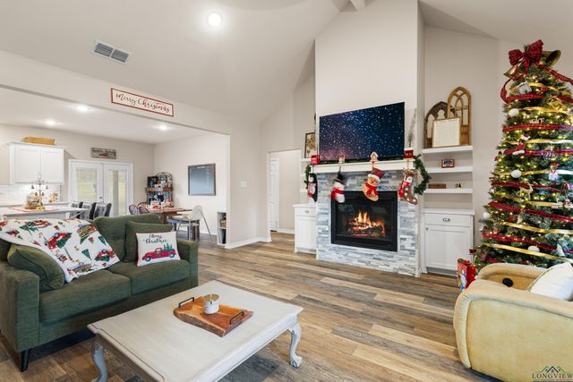 108 Heartland Xing, Diana, TX 75640