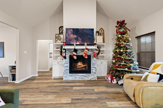 108 Heartland Xing, Diana, TX 75640