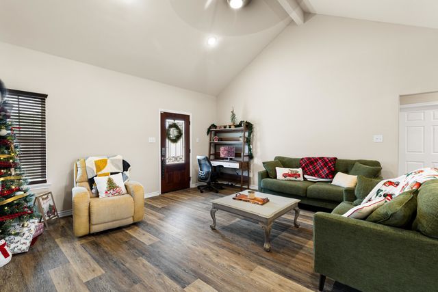 108 Heartland Xing, Diana, TX 75640