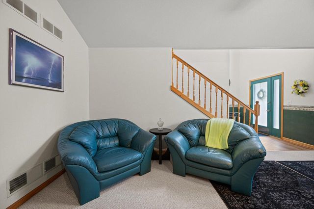 W2224 Oak Ridge AVENUE, East Troy, WI 53120