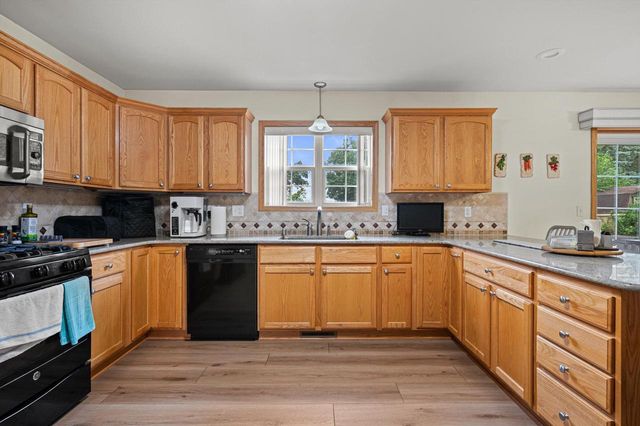 W2224 Oak Ridge AVENUE, East Troy, WI 53120