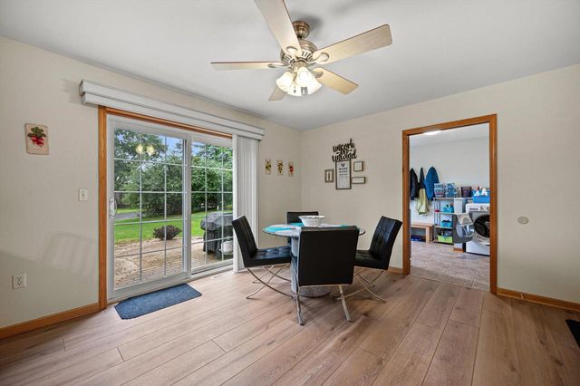 W2224 Oak Ridge AVENUE, East Troy, WI 53120