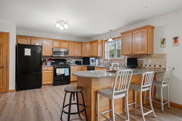 W2224 Oak Ridge AVENUE, East Troy, WI 53120