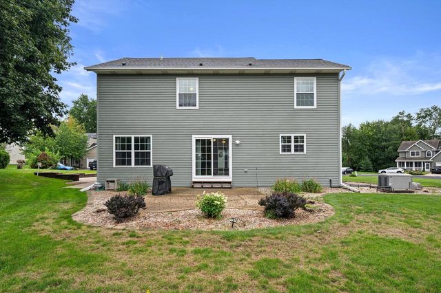 W2224 Oak Ridge AVENUE, East Troy, WI 53120