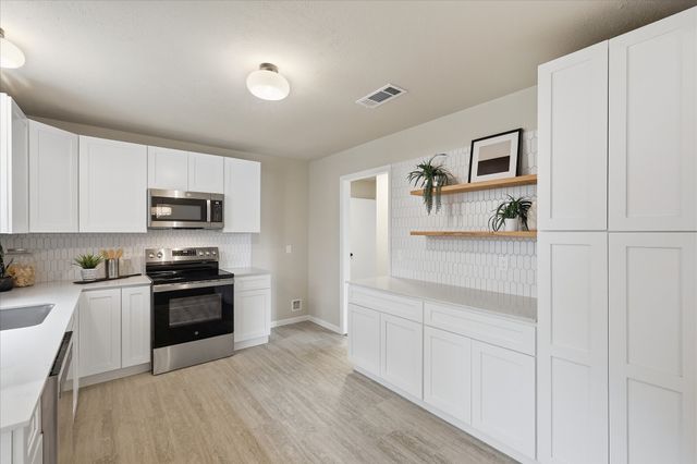 6705 Park Place Drive, Richland Hills, TX 76118