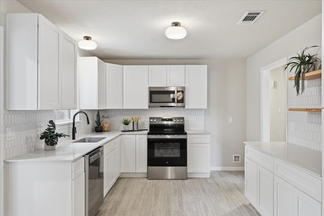 6705 Park Place Drive, Richland Hills, TX 76118