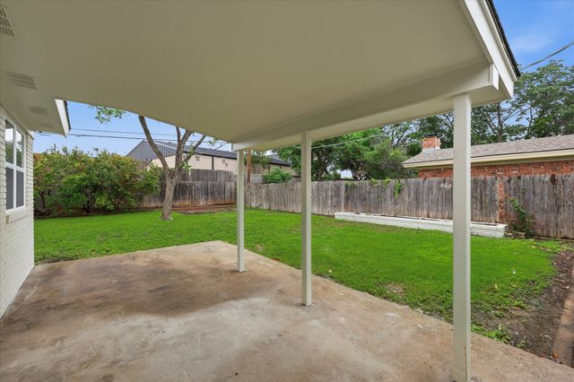 6705 Park Place Drive, Richland Hills, TX 76118