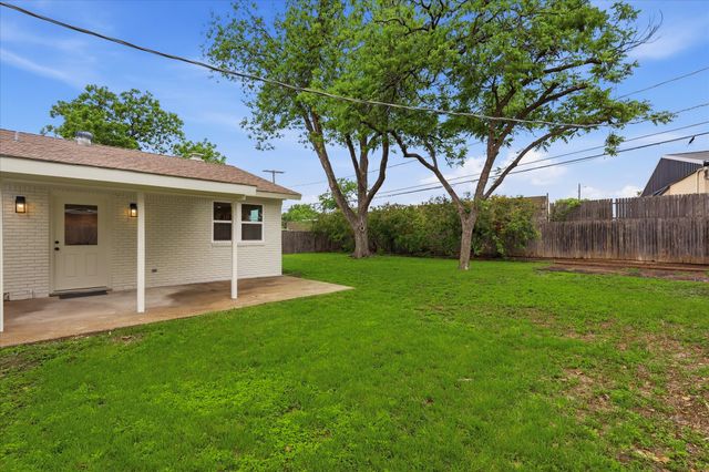 6705 Park Place Drive, Richland Hills, TX 76118