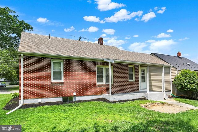 522 E SIMPSON ST, Mechanicsburg, PA 17055