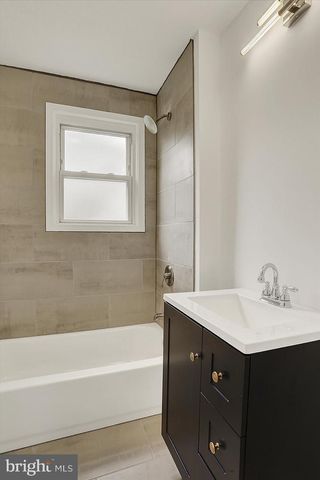 522 E SIMPSON ST, Mechanicsburg, PA 17055