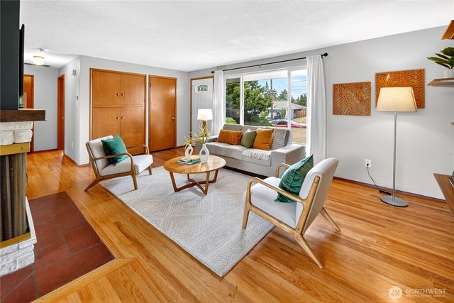 6019 S 118th Place, Seattle, WA 98178