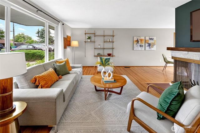 6019 S 118th Place, Seattle, WA 98178